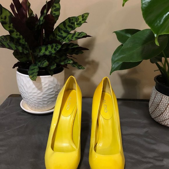 Yellow ALDO Pumps Size 7 - Picture 6 of 7
